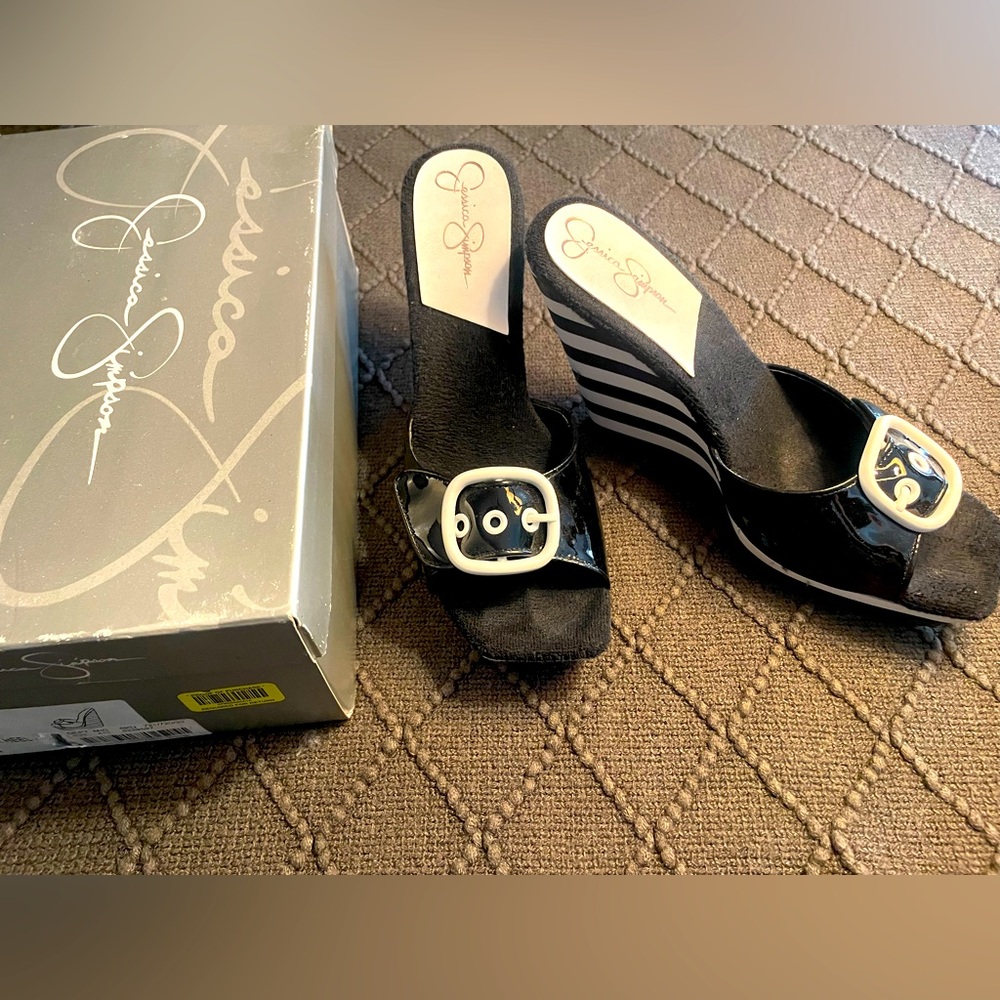 💲⬇️ (worn once) JESSICA SIMPSON Wedges